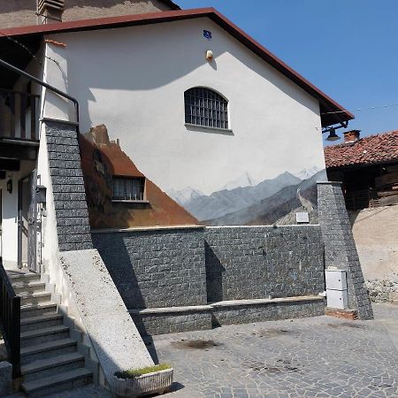 Casa Del Rustico, Indipendente Vista Sacra Con Dipinto Villa Caprie Buitenkant foto