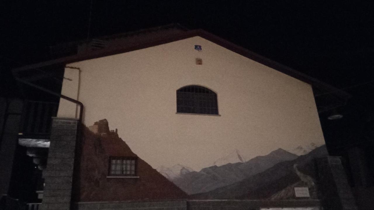 Casa Del Rustico, Indipendente Vista Sacra Con Dipinto Villa Caprie Buitenkant foto