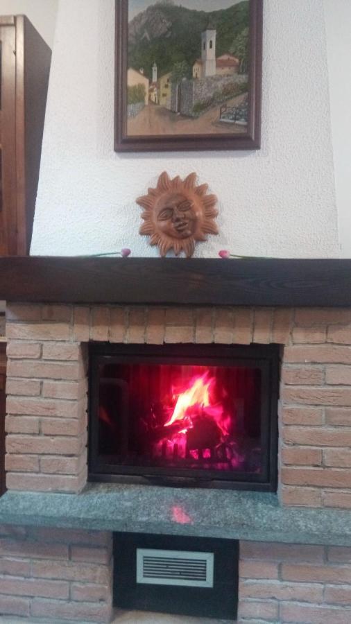 Casa Del Rustico, Indipendente Vista Sacra Con Dipinto Villa Caprie Buitenkant foto