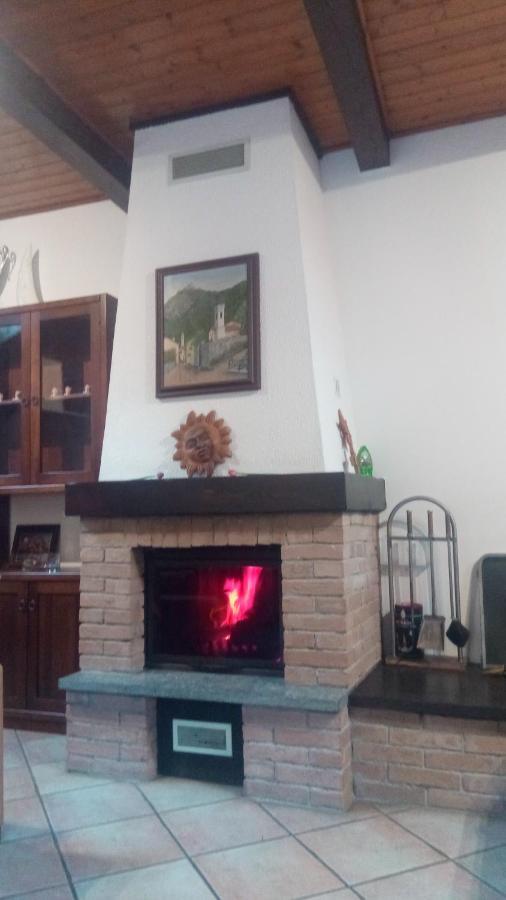 Casa Del Rustico, Indipendente Vista Sacra Con Dipinto Villa Caprie Buitenkant foto