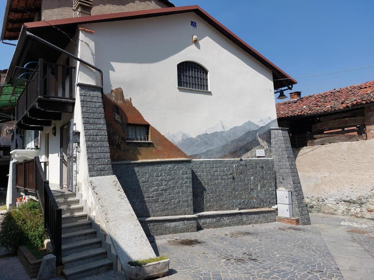 Casa Del Rustico, Indipendente Vista Sacra Con Dipinto Villa Caprie Buitenkant foto