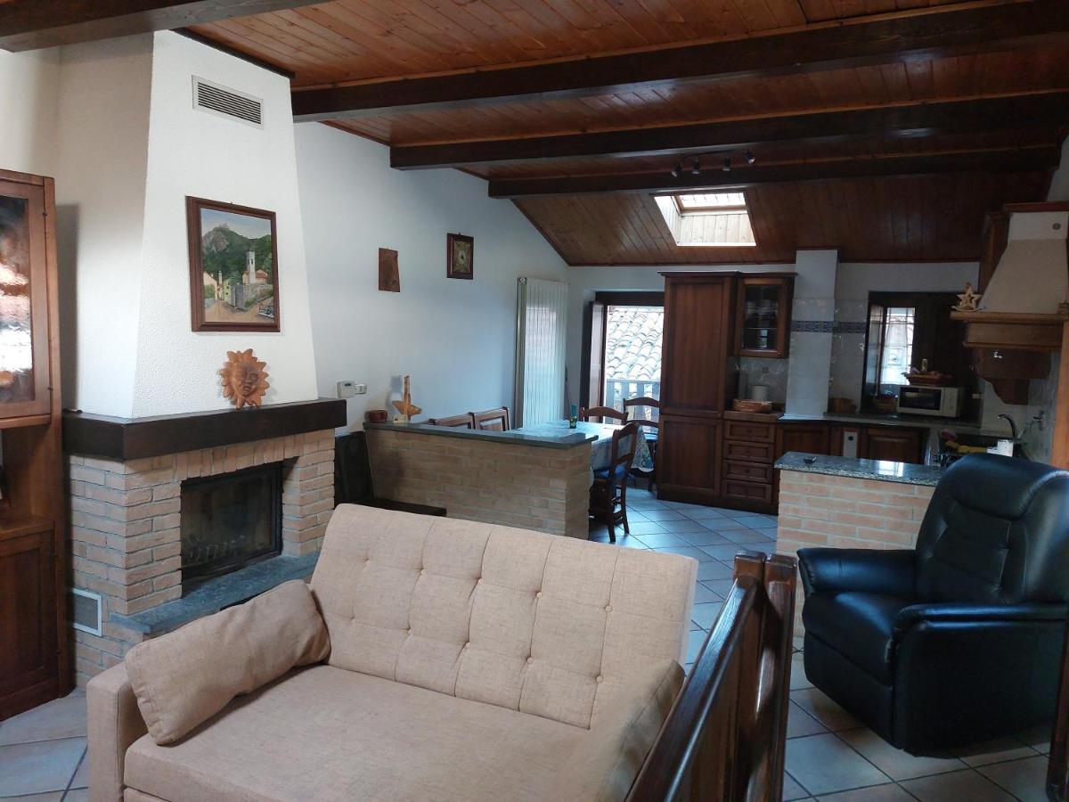 Casa Del Rustico, Indipendente Vista Sacra Con Dipinto Villa Caprie Buitenkant foto